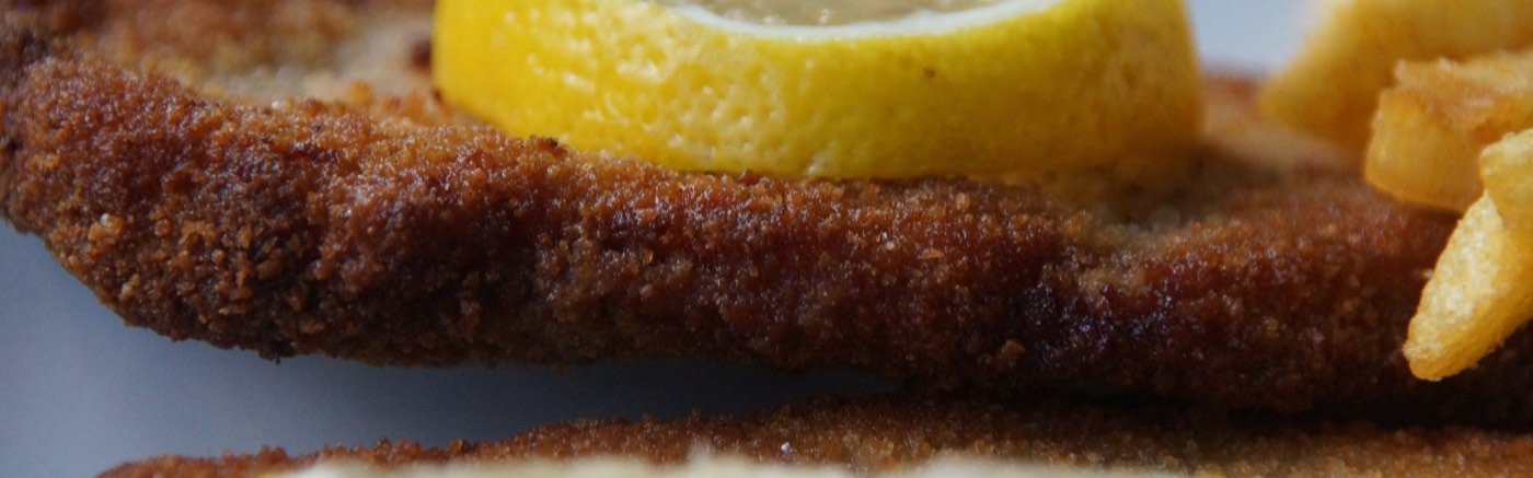 Schnitzel mit Zitrone und Beilage